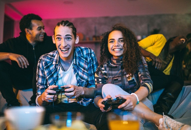 Игровая площадка с топовыми консолями PlayStation