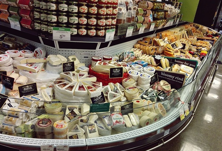 Готовый к работе продуктовый магазин