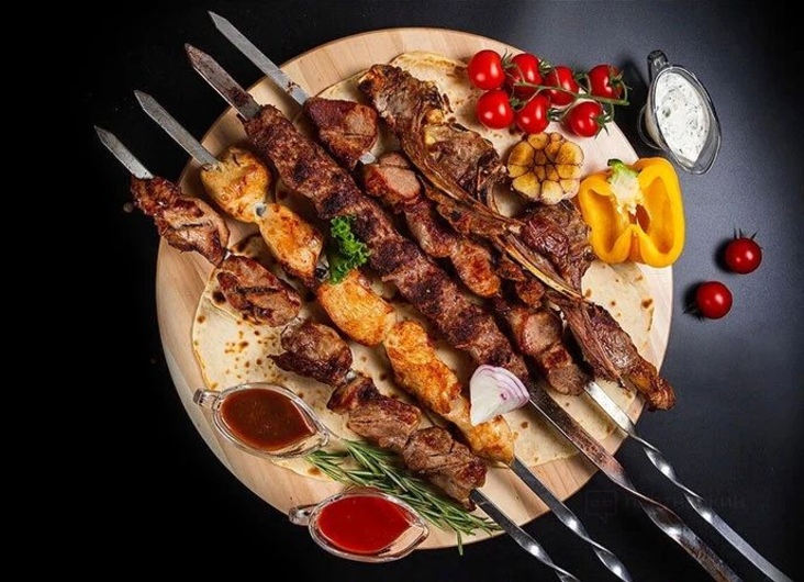 Мясной стритфуд с гарантированным трафиком у метро