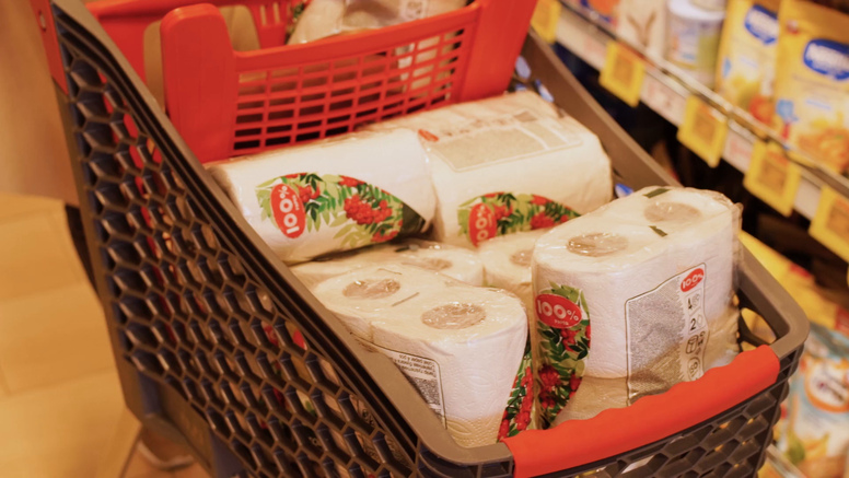 Магазин продуктов с товарным остатком и оборудованием