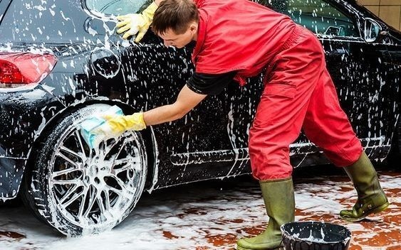 Действующий автоцентр: мойка + шиномонтаж